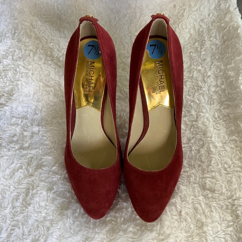 New Micheal kors suede wine red pump 7.5